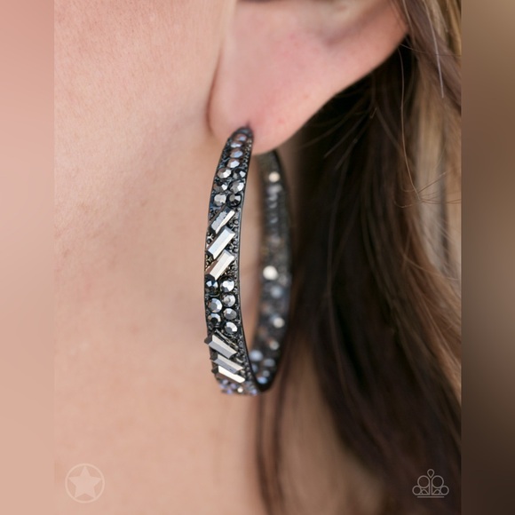 Black Hoops 🖤 - Picture 2 of 5